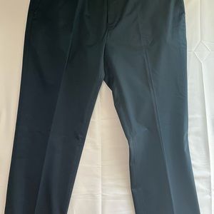 Jos. A. Bank 
TRAVELER
TAILORED FIT